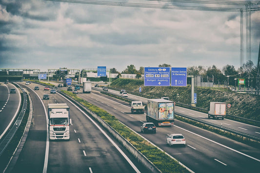 The Growing Demand for E-Commerce and its Impact on Trucking and Delivery Services